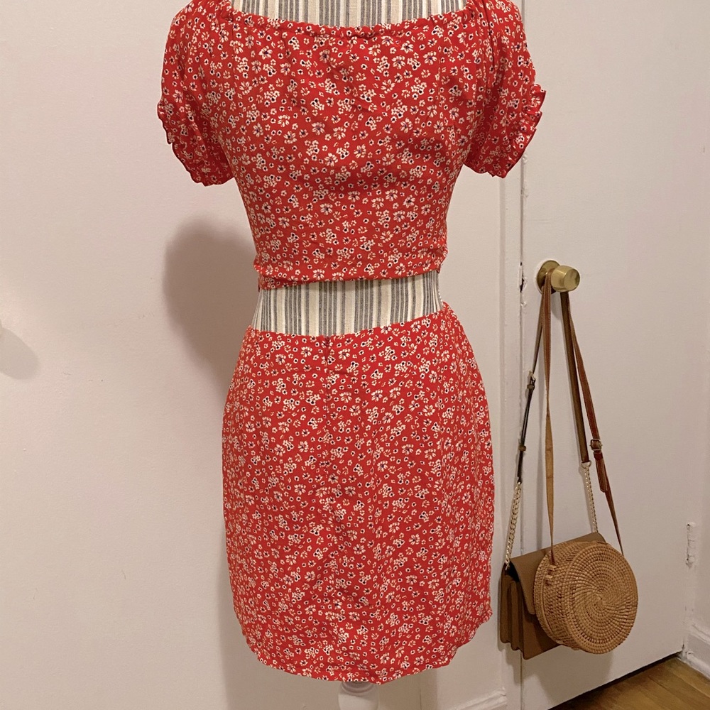 Floral Top - Picture 5 of 6